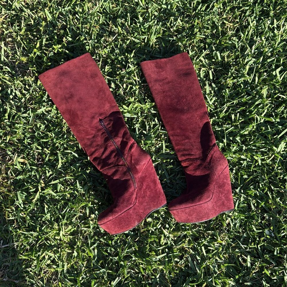 Women's Burgundy Wedge Boots - Stuart Weitzman Size 7 1/2 - Picture 2 of 4